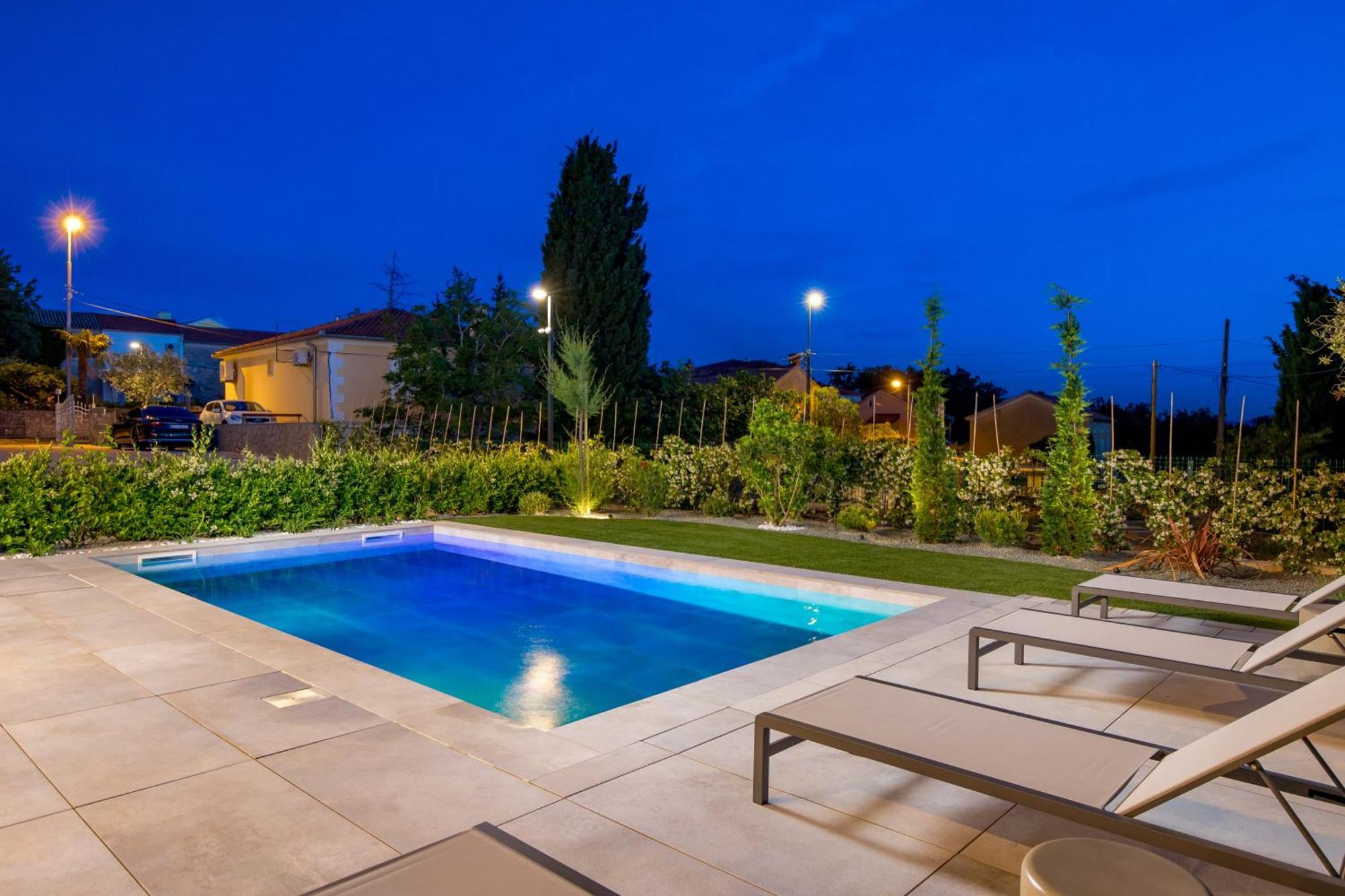 Apartmani Vila Mara M 1 Heated Pool Omišalj Esterno foto